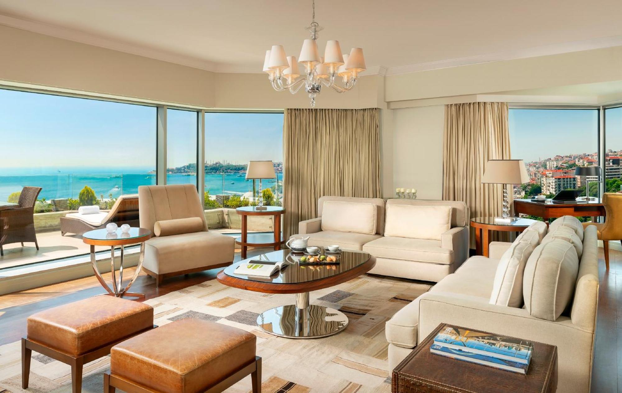 Swissotel The Bosphorus Istanbul Bilik gambar A suite at the Four Seasons Hotel, Istanbul